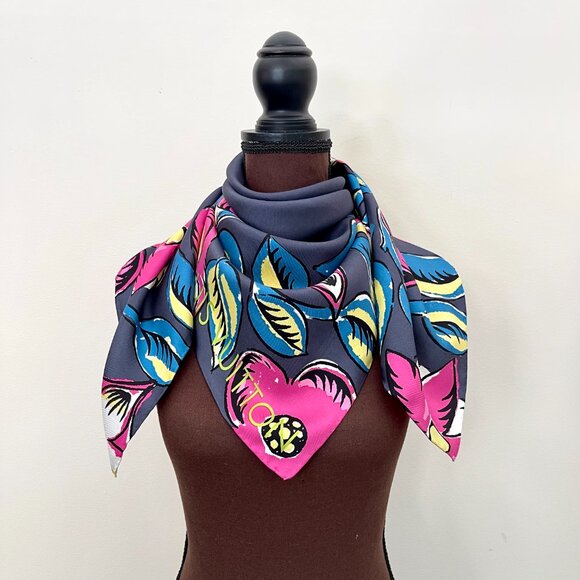 Louis Vuitton Scarf Arty Monogram Gray Pink Silk Wrap - Picture 15 of 16